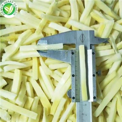 Trossos de brots de bambú congelats
